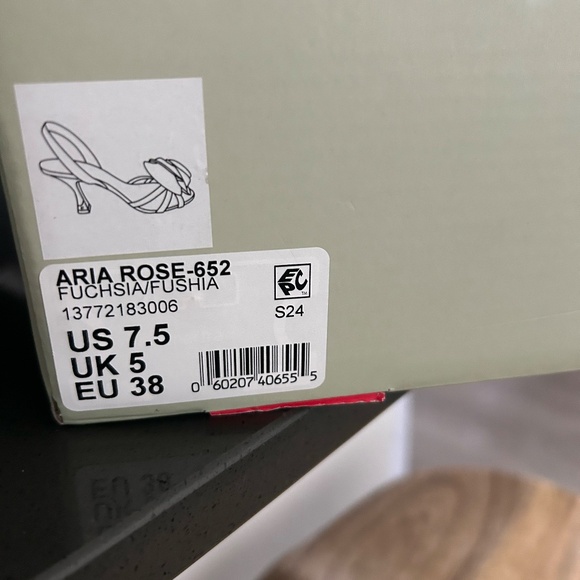 Ted Baker Aria Rose Slingback Sandal- 7.5 - Picture 10 of 11